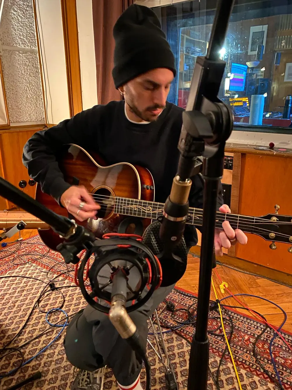 Recording acoustic guitar in the live room, Funkhaus